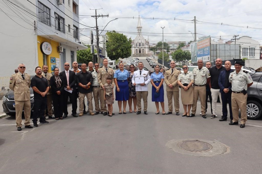 TJBA firma parceria com a Câmara de Jequié e a Faculdade Anhanguera para instalação do Conecta Justiça; Presidente recebe título de cidadã jequieense na oportunidade   