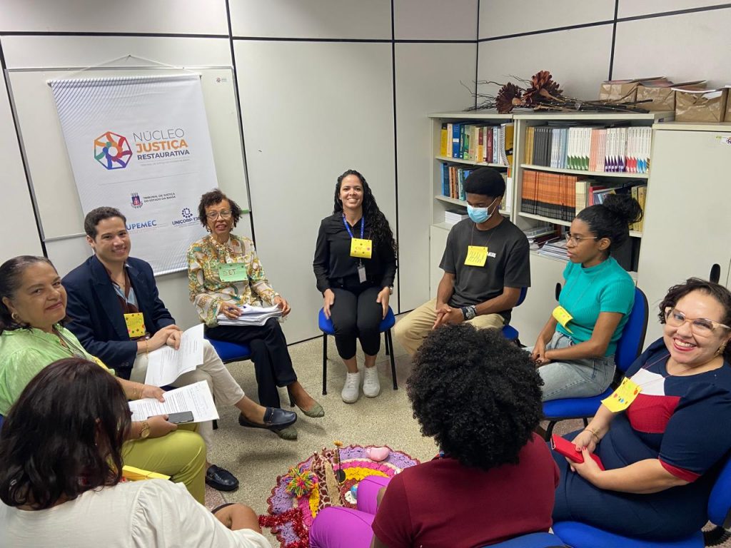 Círculos de Paz aproximam servidores e comunidade das práticas restaurativas durante semana nacional de mobilização