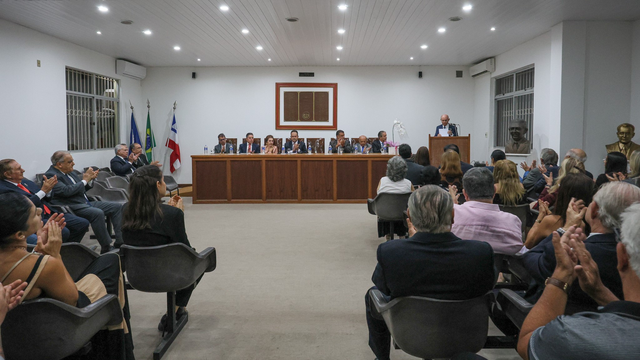 Magistrados participam de homenagem ao Desembargador João Augusto Pinto na Academia de Letras Jurídicas da Bahia   