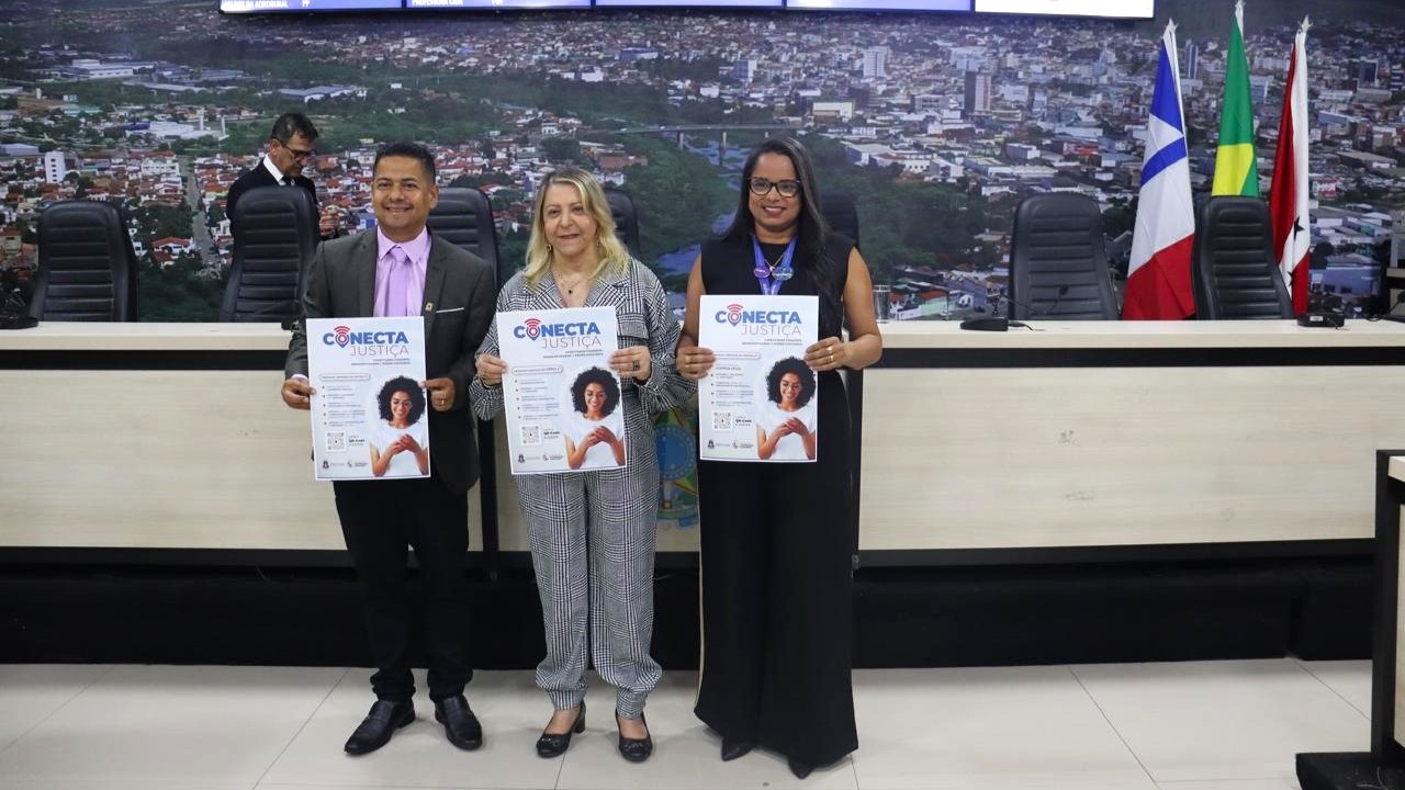 TJBA firma parceria com a Câmara de Jequié e a Faculdade Anhanguera para instalação do Conecta Justiça; Presidente recebe título de cidadã jequieense na oportunidade   