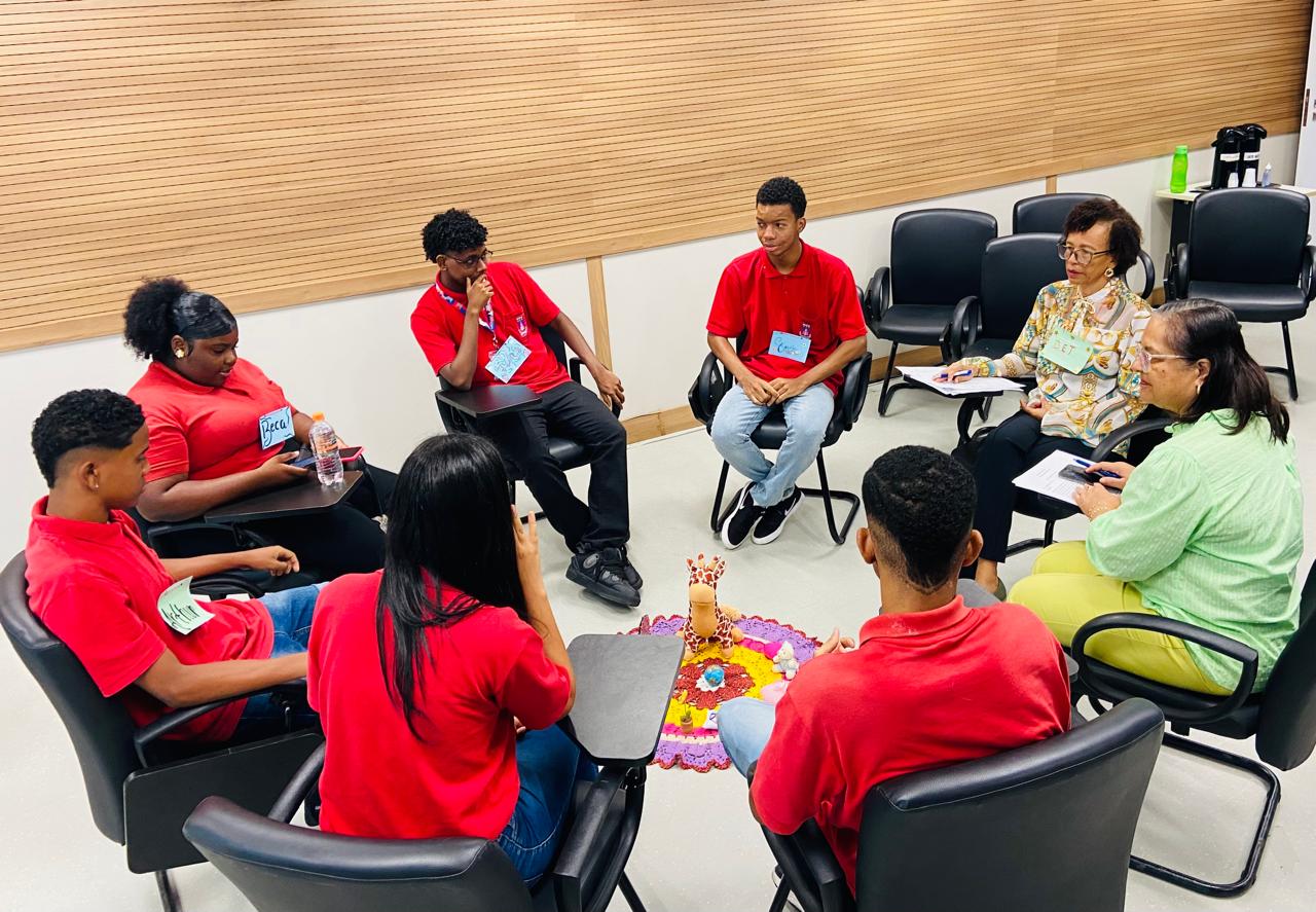 Círculos de Paz aproximam servidores e comunidade das práticas restaurativas durante semana nacional de mobilização   