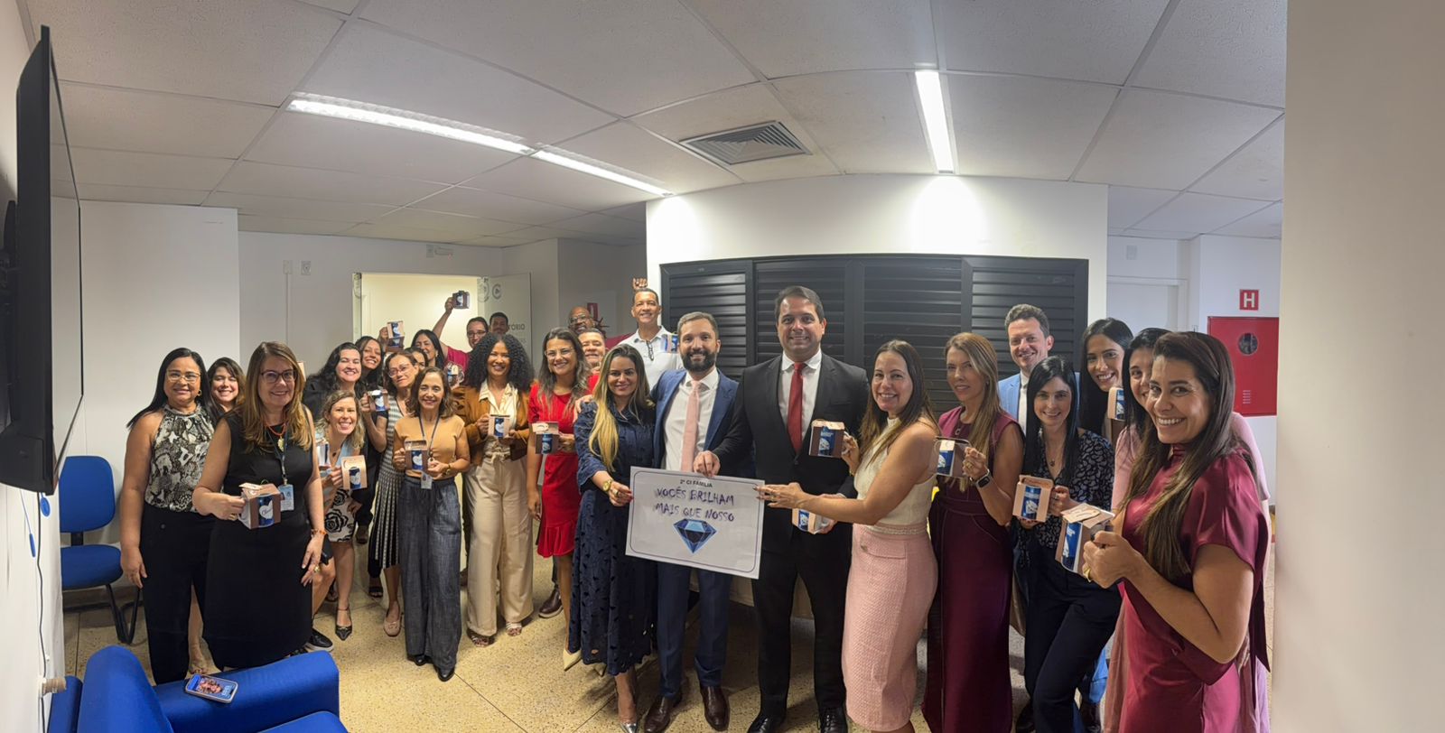 Magistrados prestam homenagem a servidores do 2º Cartório Integrado das Varas de Família de Salvador    