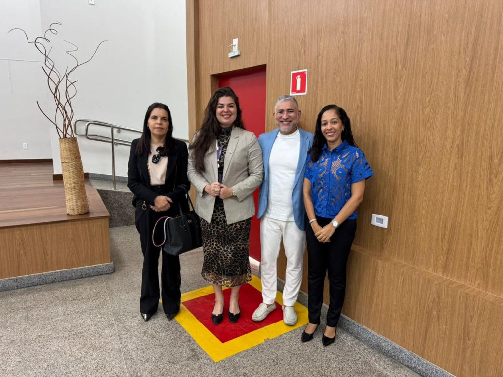 Cejusc Feira de Santana leva o projeto “O Poder Judiciário Vai à Escola” ao Colégio Assis Chateaubriand   