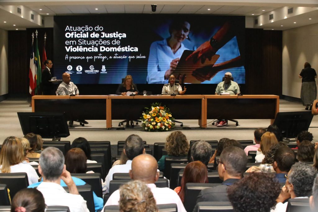 Seminário aborda a atuação do Oficial de Justiça em situações de violência doméstica
