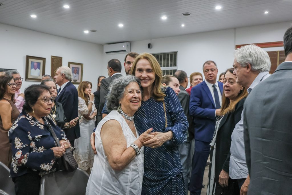Magistrados participam de homenagem ao Desembargador João Augusto Pinto na Academia de Letras Jurídicas da Bahia   