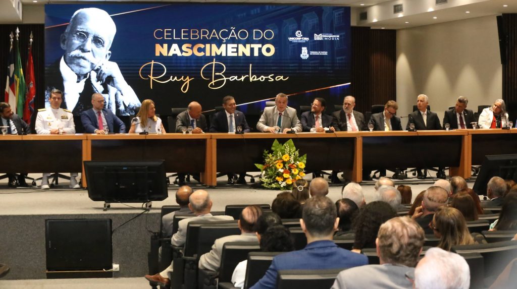 Joaci Góes é homenageado com a Medalha do Mérito Jurídico Ruy Barbosa, a mais alta honraria concedida pelo Judiciário baiano