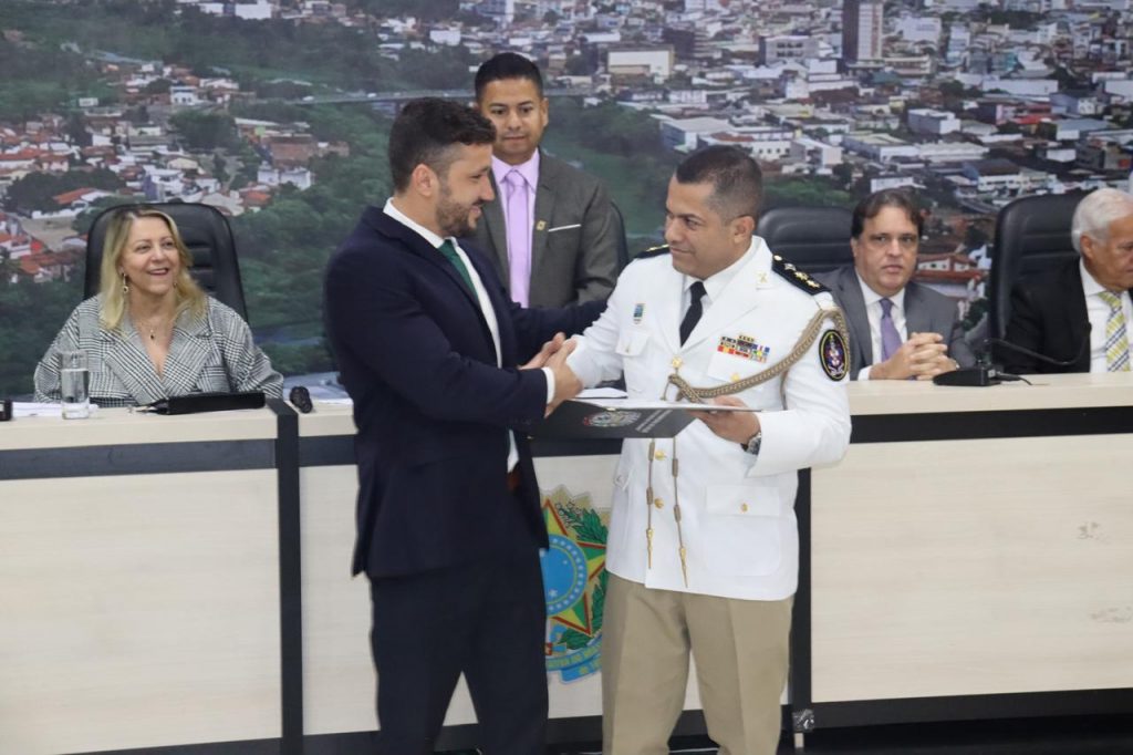 TJBA firma parceria com a Câmara de Jequié e a Faculdade Anhanguera para instalação do Conecta Justiça; Presidente recebe título de cidadã jequieense na oportunidade   