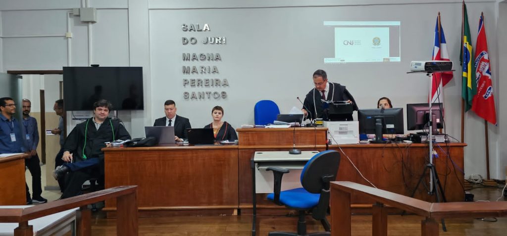 Tribunal do Júri em Brumado condena mulher a 24 anos de reclusão por homicídio qualificado contra o marido    