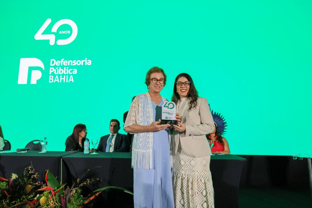 Desembargadores do TJBA participam e recebem homenagens em evento de comemoração dos 40 anos da Defensoria Pública da Bahia