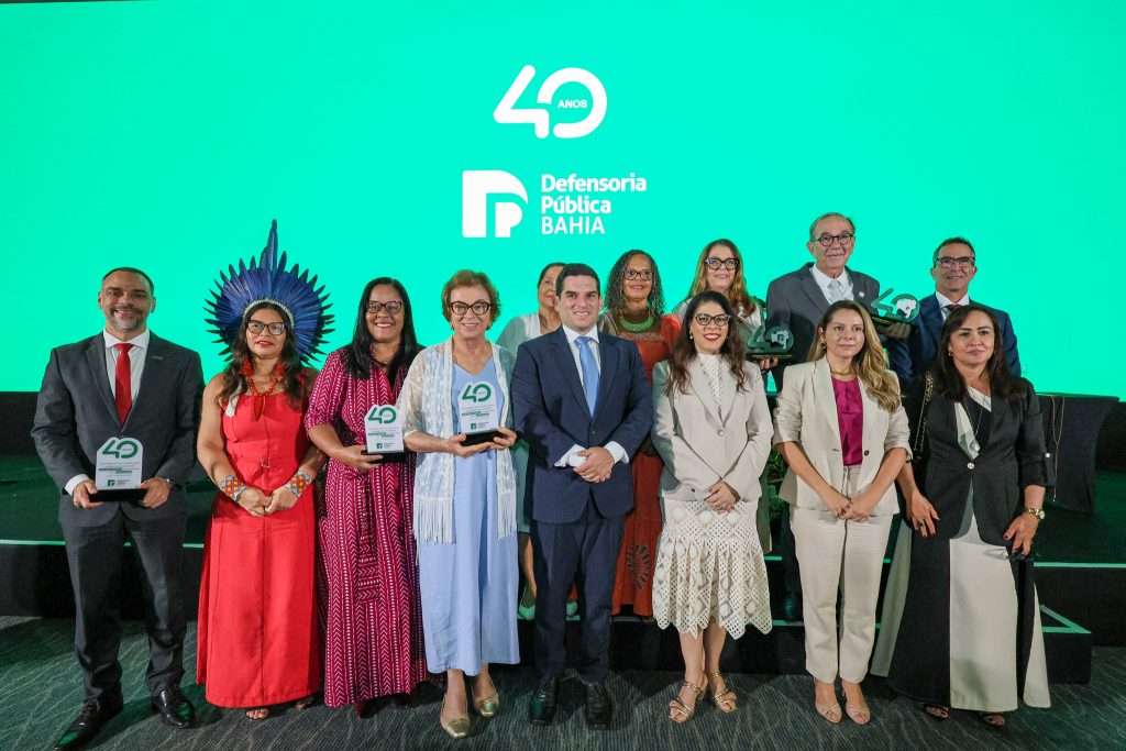Desembargadores do TJBA participam e recebem homenagens em evento de comemoração dos 40 anos da Defensoria Pública da Bahia