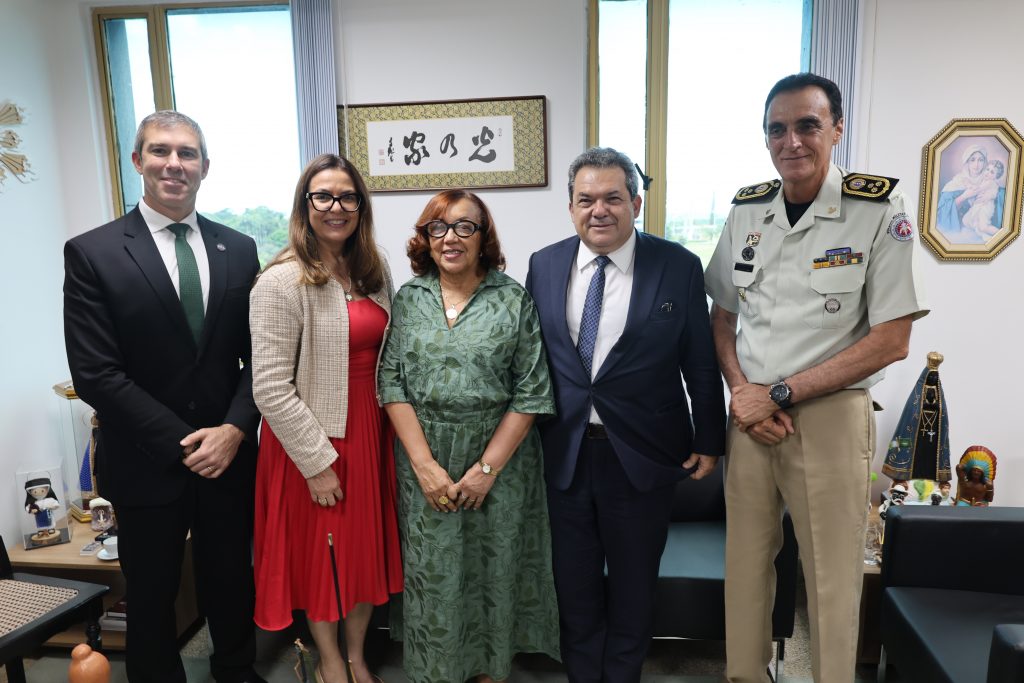 Desembargadora Marielza Brandão recebe Ministro do STJ para discutir políticas de pacificação social