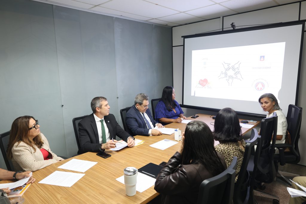 Desembargadora Marielza Brandão recebe Ministro do STJ para discutir políticas de pacificação social