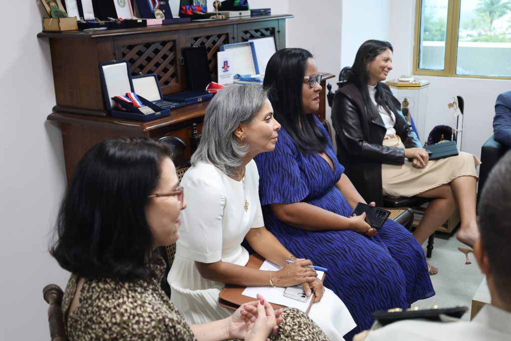 Desembargadora Marielza Brandão recebe Ministro do STJ para discutir políticas de pacificação social