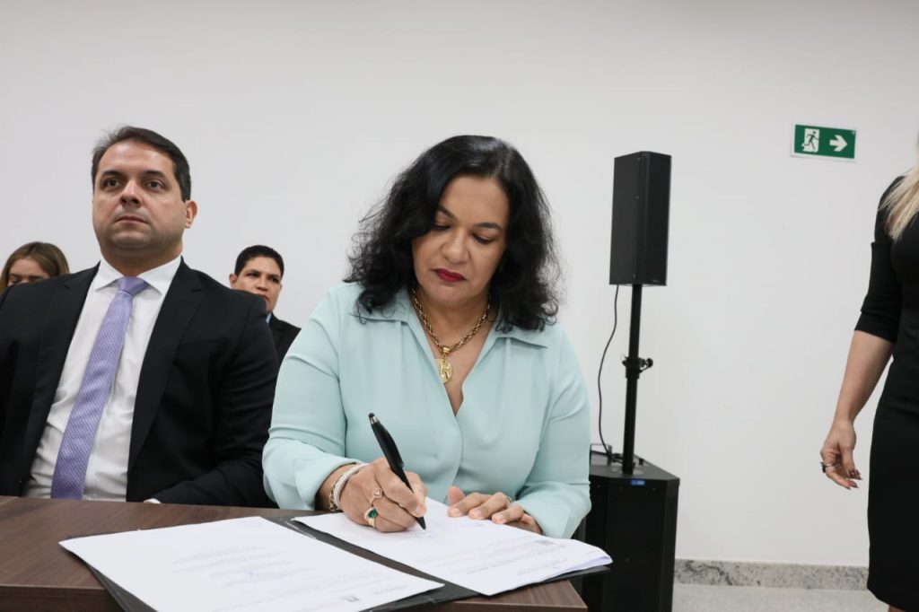 Presidente Cynthia Resende instala 1ª Vara de Família e CEJUSC em Eunápolis; semana é marcada por diversas ações no sul do Estado