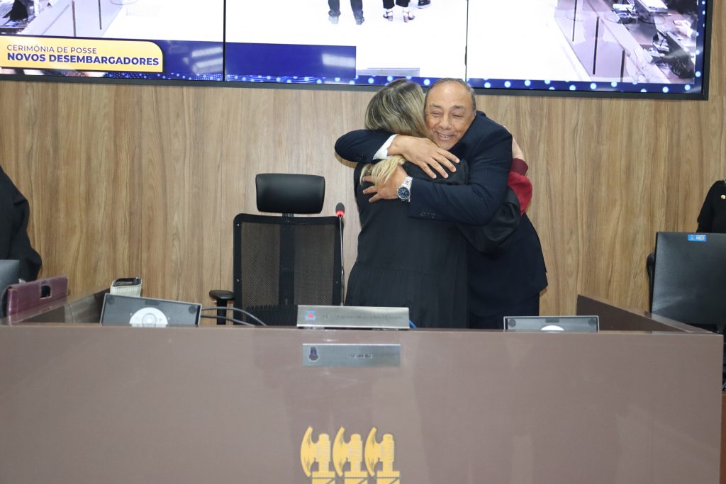 TJBA promove e empossa seis novos Desembargadores   