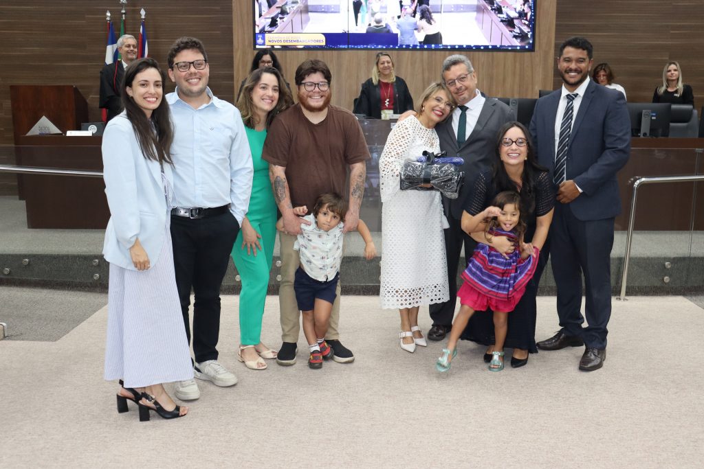 TJBA promove e empossa seis novos Desembargadores   