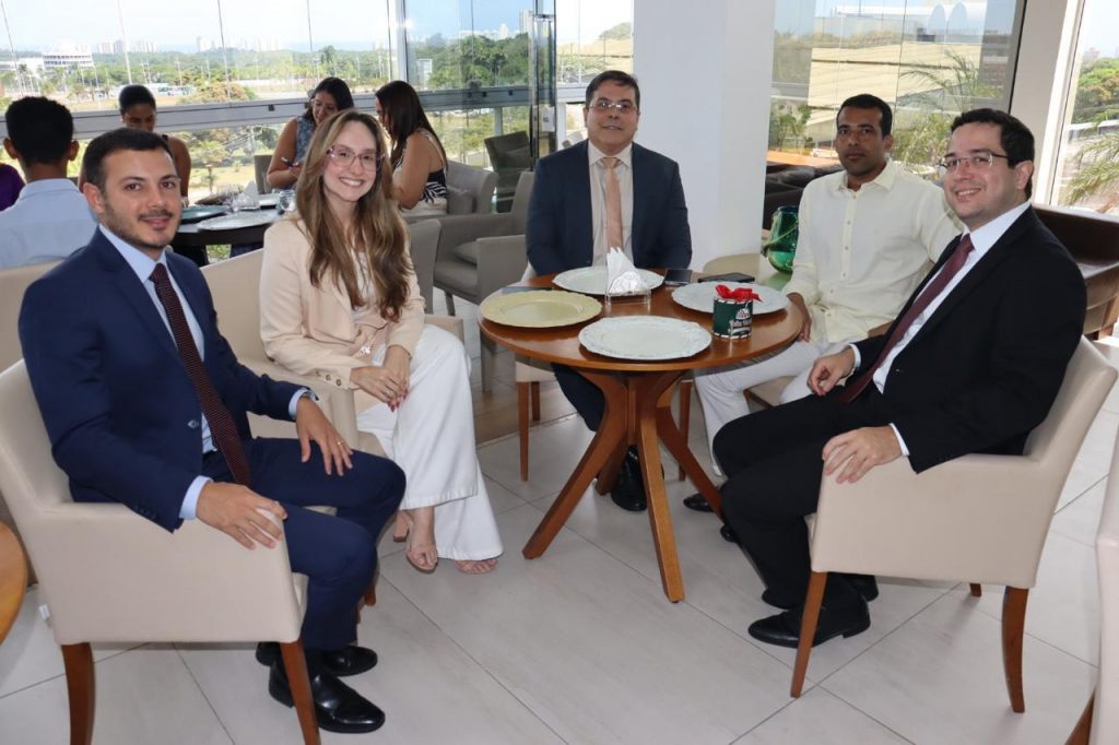 Desembargador Alberto Raimundo é homenageado por terreiro de Candomblé em reconhecimento à trajetória marcada pelo respeito à diversidade religiosa