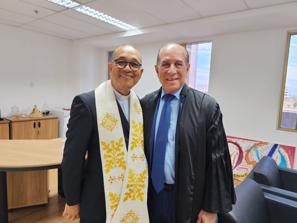 Desembargador Alberto Raimundo é homenageado por terreiro de Candomblé em reconhecimento à trajetória marcada pelo respeito à diversidade religiosa