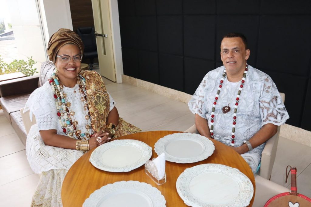 Desembargador Alberto Raimundo é homenageado por terreiro de Candomblé em reconhecimento à trajetória marcada pelo respeito à diversidade religiosa