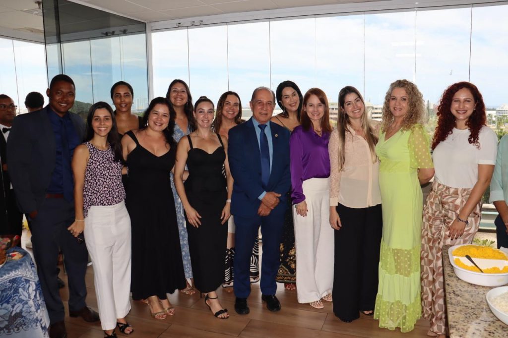 Desembargador Alberto Raimundo é homenageado por terreiro de Candomblé em reconhecimento à trajetória marcada pelo respeito à diversidade religiosa