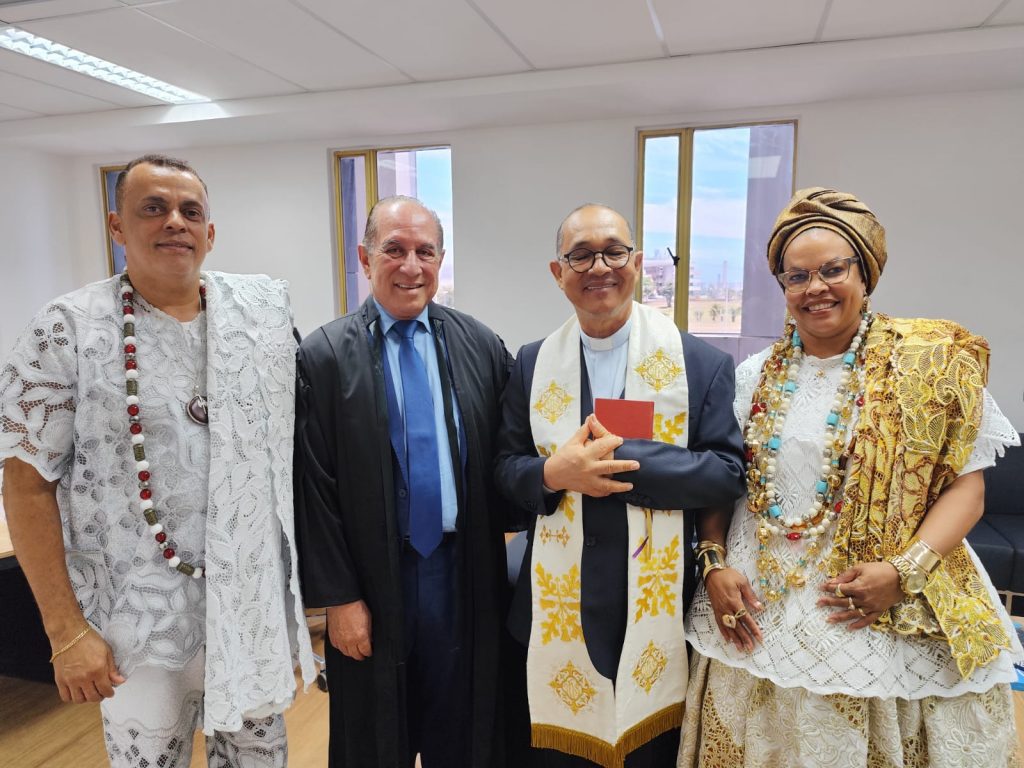 Desembargador Alberto Raimundo é homenageado por terreiro de Candomblé em reconhecimento à trajetória marcada pelo respeito à diversidade religiosa