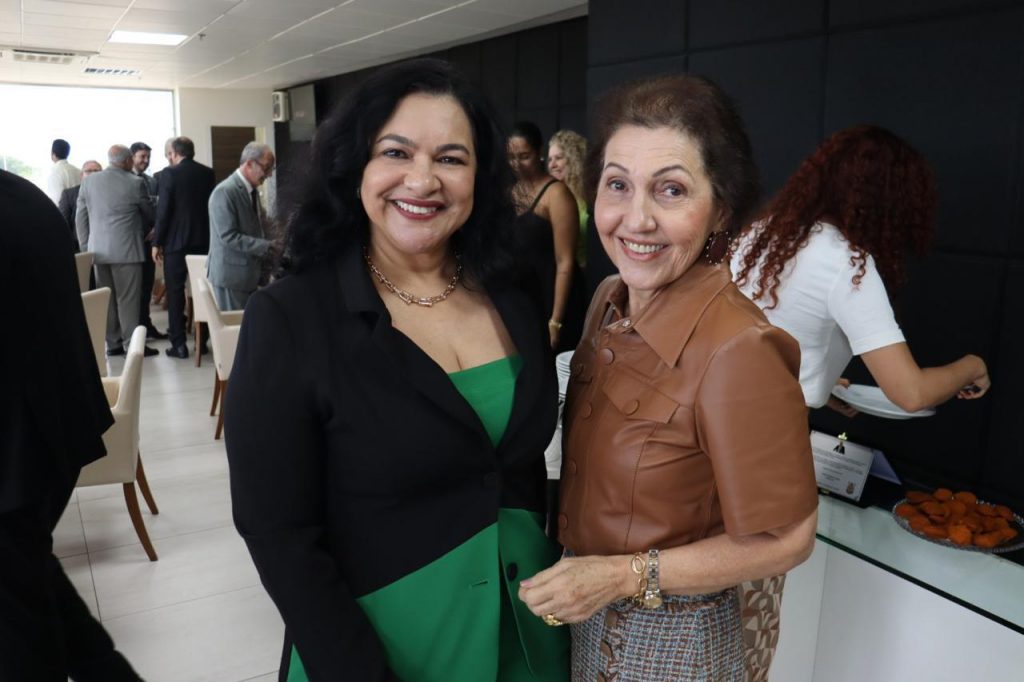 Desembargador Alberto Raimundo é homenageado por terreiro de Candomblé em reconhecimento à trajetória marcada pelo respeito à diversidade religiosa