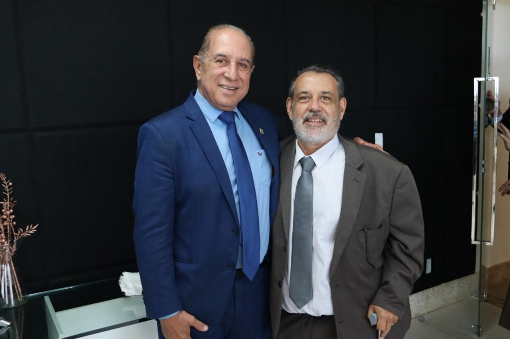 Desembargador Alberto Raimundo é homenageado por terreiro de Candomblé em reconhecimento à trajetória marcada pelo respeito à diversidade religiosa