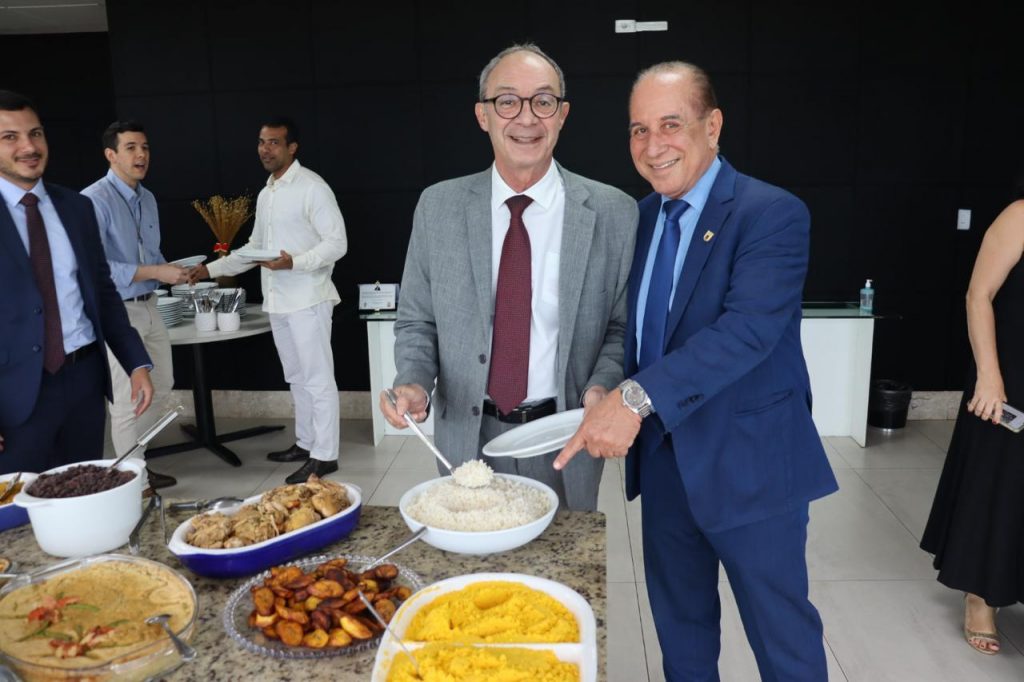 Desembargador Alberto Raimundo é homenageado por terreiro de Candomblé em reconhecimento à trajetória marcada pelo respeito à diversidade religiosa