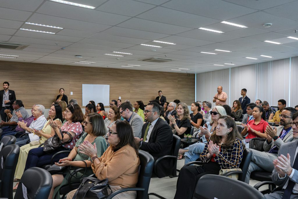 Magistrados e servidores recebem homenagem em cerimônia de encerramento de mais uma edição do Prosseguir