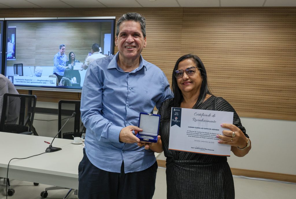 Magistrados e servidores recebem homenagem em cerimônia de encerramento de mais uma edição do Prosseguir