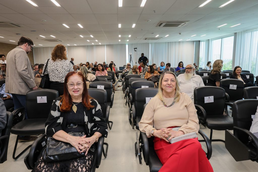 Magistrados e servidores recebem homenagem em cerimônia de encerramento de mais uma edição do Prosseguir