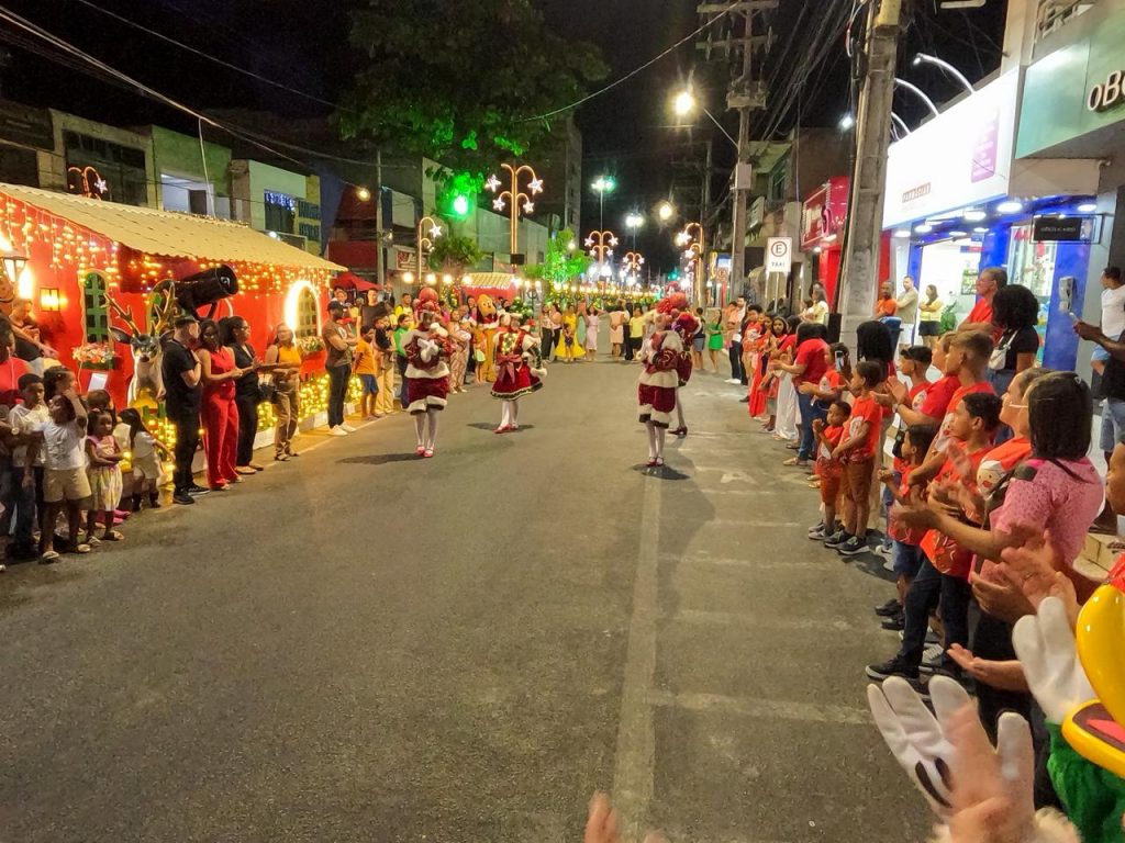 Coordenadoria da Infância e da Juventude do TJBA acompanha visita de crianças acolhidas ao Natal Luz de Conceição do Coité    