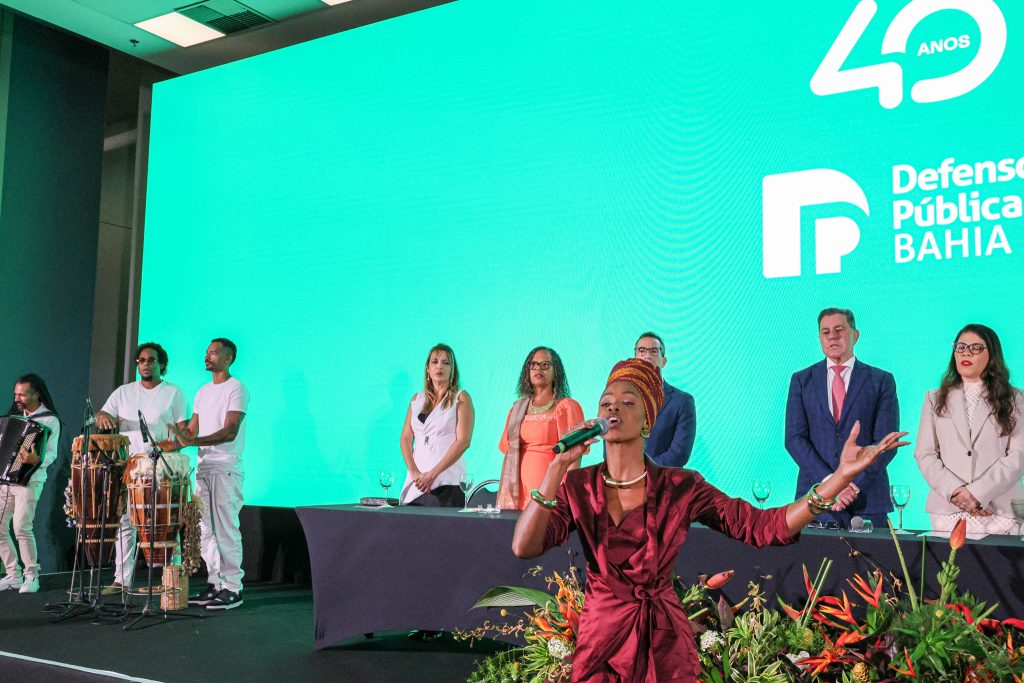Desembargadores do TJBA participam e recebem homenagens em evento de comemoração dos 40 anos da Defensoria Pública da Bahia