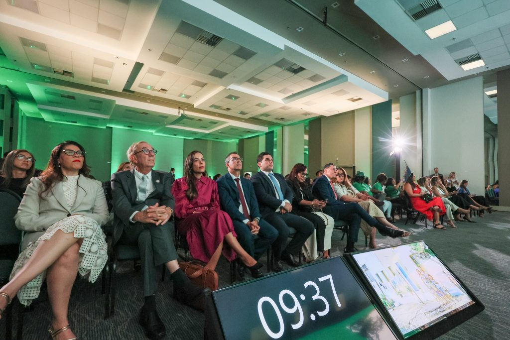 Desembargadores do TJBA participam e recebem homenagens em evento de comemoração dos 40 anos da Defensoria Pública da Bahia