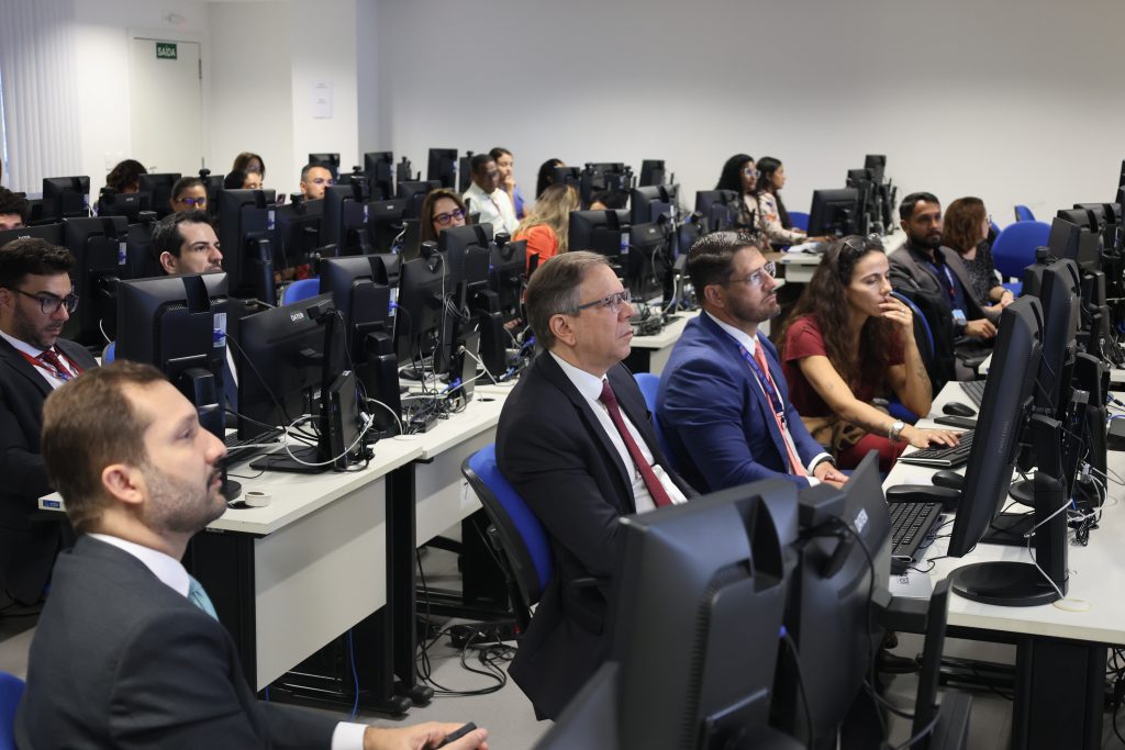 Equipe da 2ª Vice-Presidência eleita para o biênio 2026-2028 participa de curso sobre o uso de inteligência artificial    