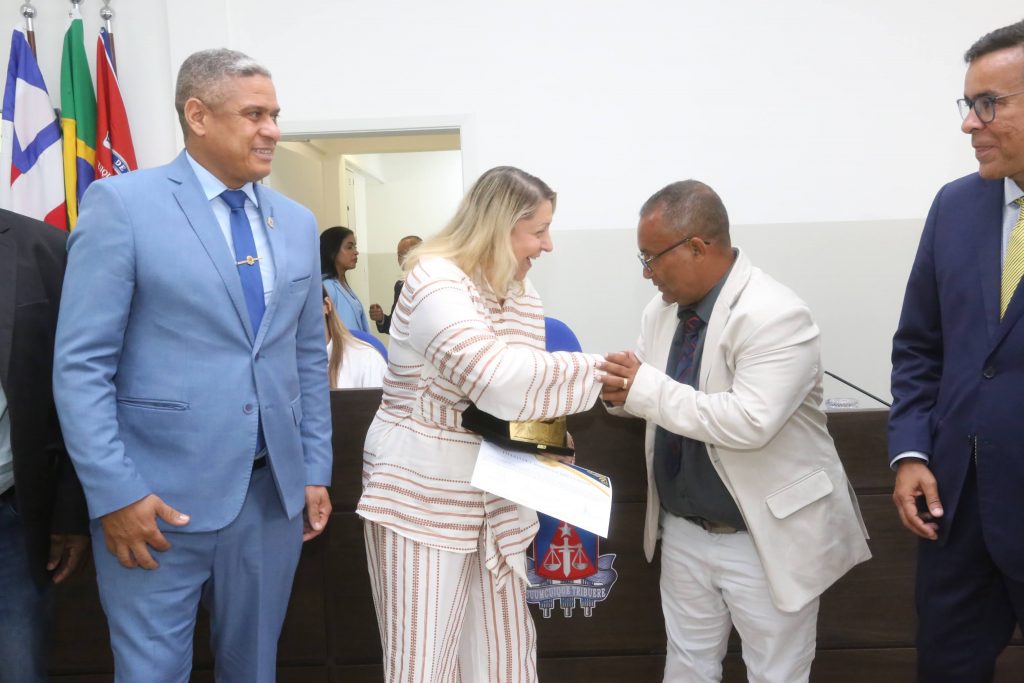 Fórum de Ibirataia é reinaugurado após reforma geral e ganha uma unidade do Cejusc   