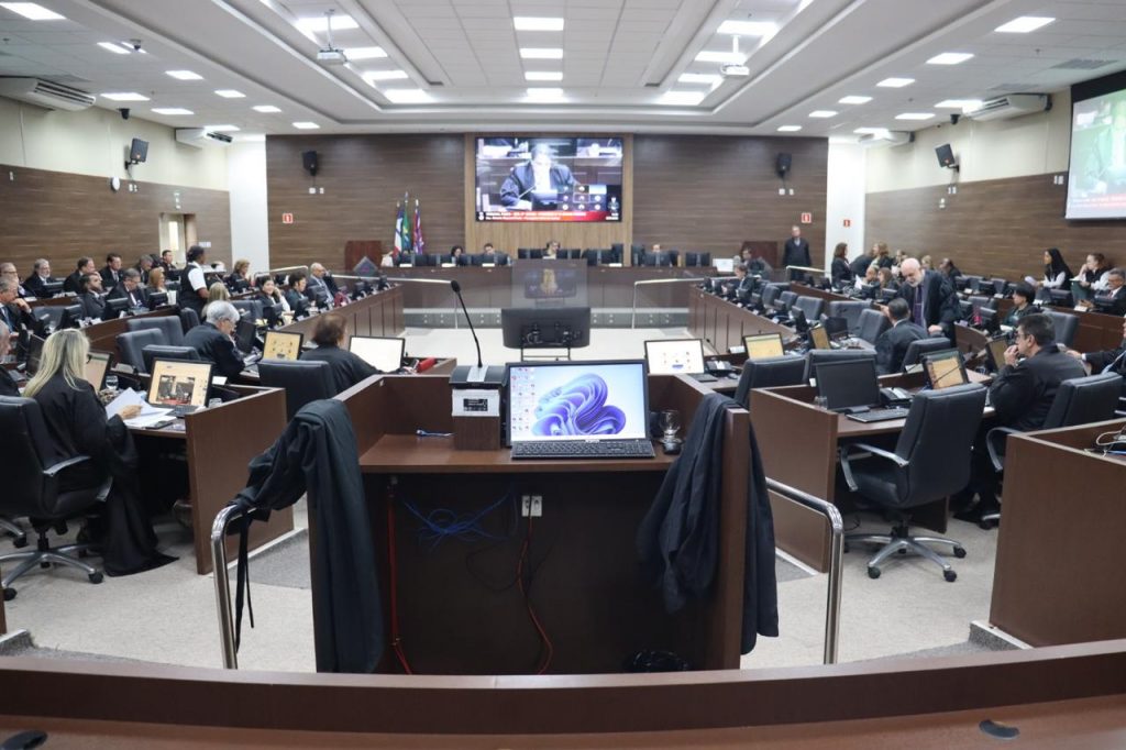 Tribunal Pleno aprova mudanças estratégicas em última sessão presidida pela Desembargadora Cynthia Resende   