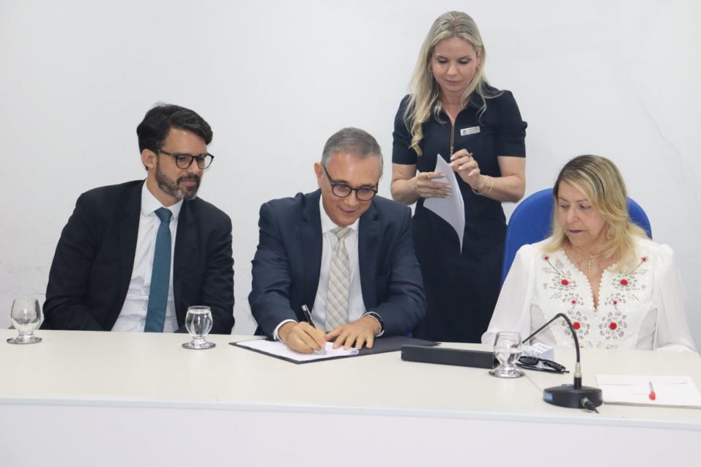 Presidente do TJBA instala mais uma unidade judicial: a 3ª Vara de Execuções Penais da Comarca de Salvador    