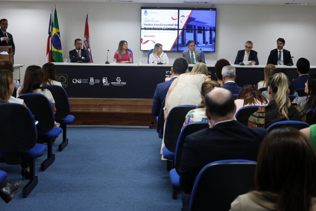 Desembargadora Cynthia Resende instala Pedra Fundamental do novo Fórum Criminal da Comarca de Salvador   