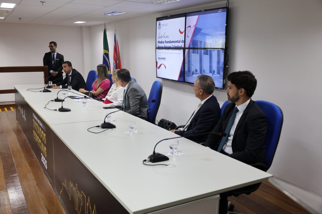 Desembargadora Cynthia Resende instala Pedra Fundamental do novo Fórum Criminal da Comarca de Salvador   