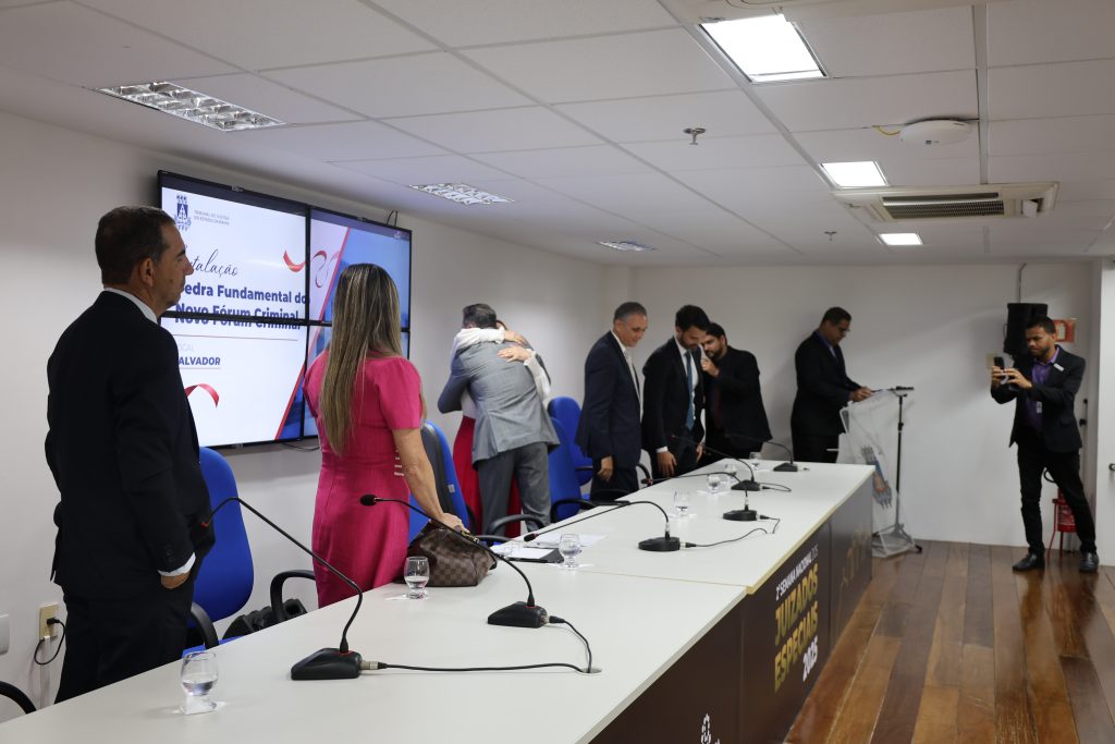 Desembargadora Cynthia Resende instala Pedra Fundamental do novo Fórum Criminal da Comarca de Salvador   