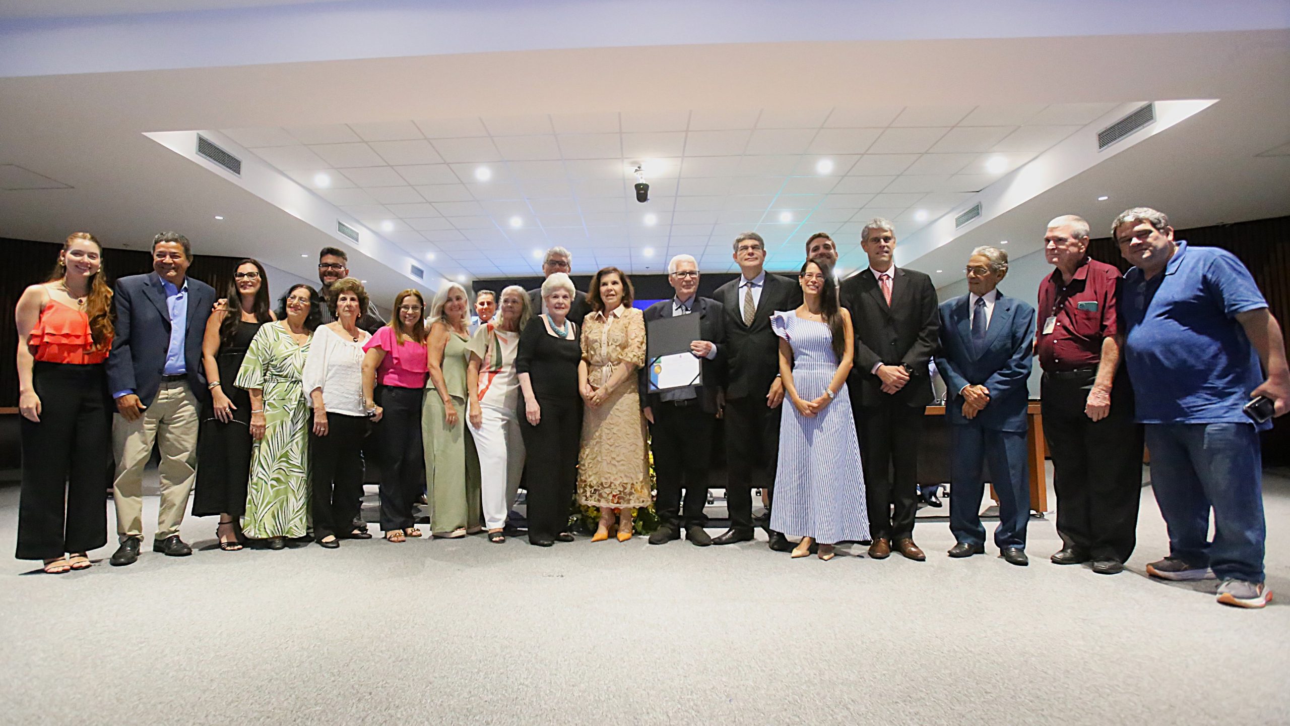 TJBA realiza solenidade de encerramento de curso sobre Serventias Extrajudiciais e condecora 46 personalidades com Medalha Des. Claudionor Ramos    