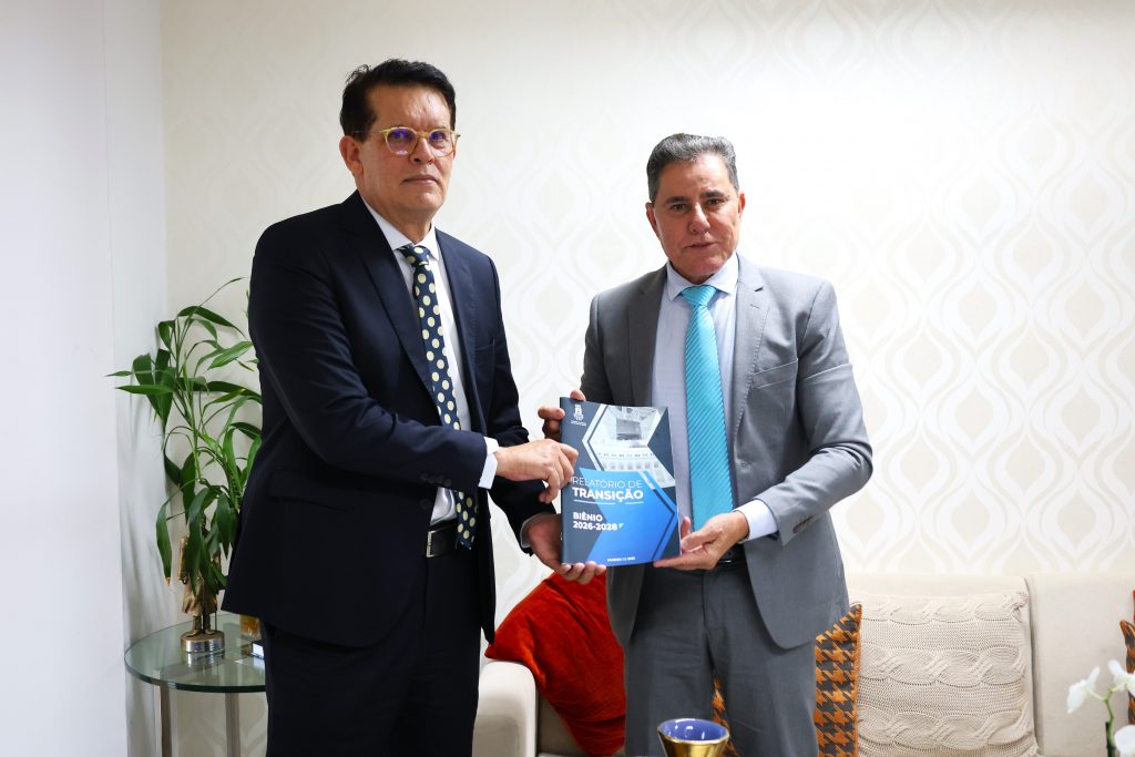 Relatório de Transição é entregue ao Presidente eleito do TJBA para o biênio 2026-2028, Desembargador José Edivaldo Rocha Rotondano   