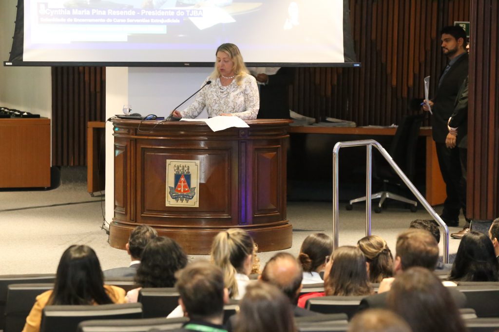 TJBA realiza solenidade de encerramento de curso sobre Serventias Extrajudiciais e condecora 46 personalidades com Medalha Des. Claudionor Ramos