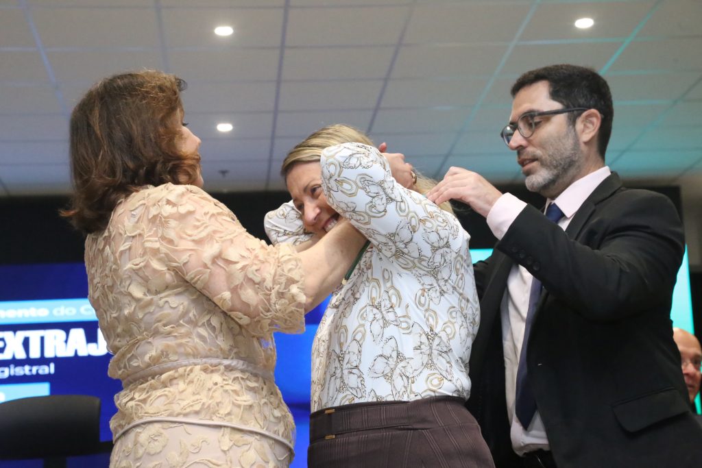 TJBA realiza solenidade de encerramento de curso sobre Serventias Extrajudiciais e condecora 46 personalidades com Medalha Des. Claudionor Ramos