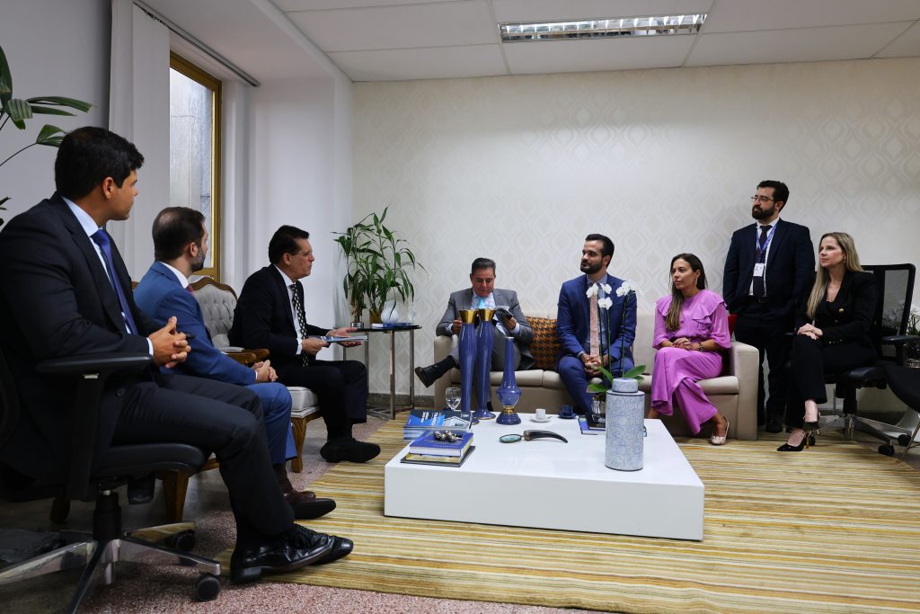 Relatório de Transição é entregue ao Presidente eleito do TJBA para o biênio 2026-2028, Desembargador José Edivaldo Rocha Rotondano   