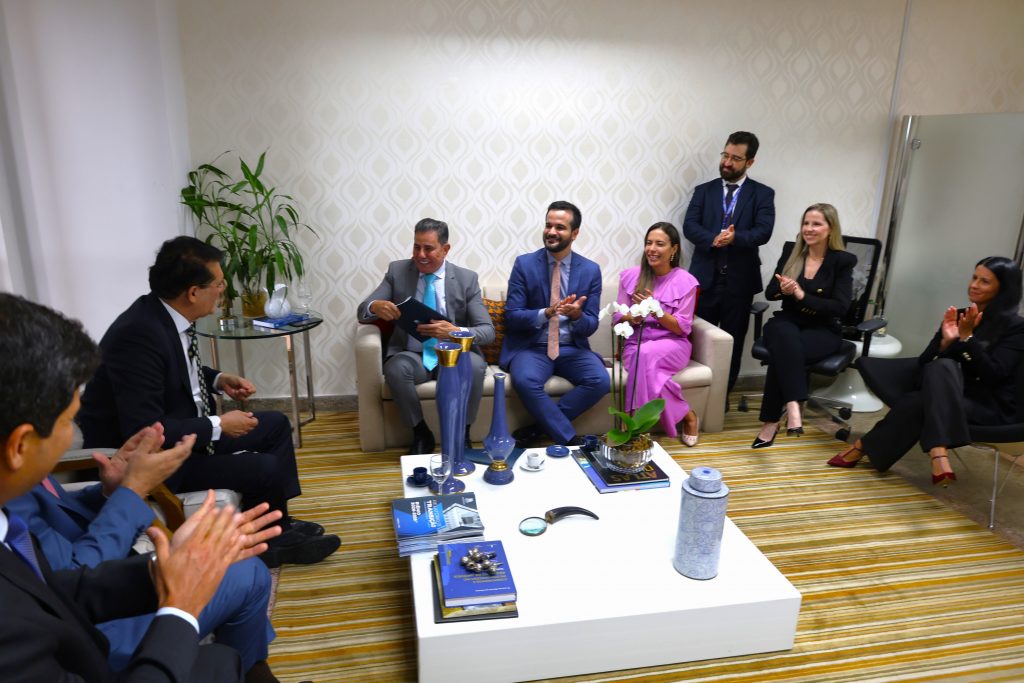 Relatório de Transição é entregue ao Presidente eleito do TJBA para o biênio 2026-2028, Desembargador José Edivaldo Rocha Rotondano   