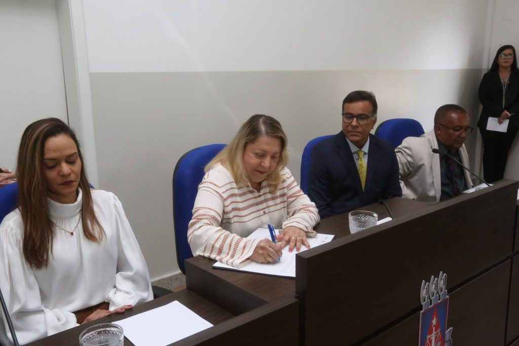 Fórum de Ibirataia é reinaugurado após reforma geral e ganha uma unidade do Cejusc   