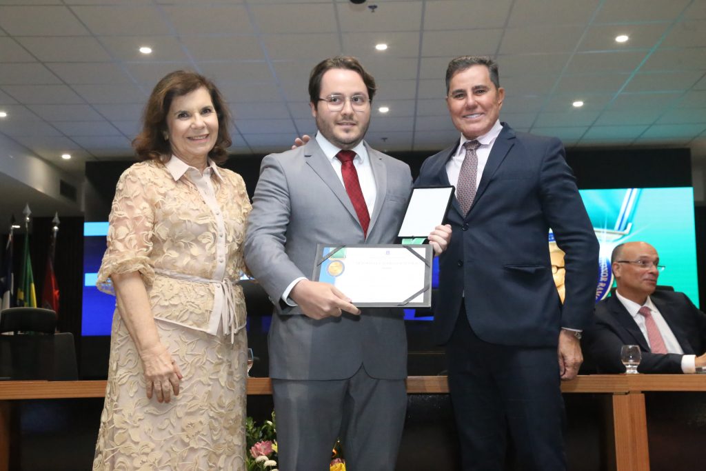 TJBA realiza solenidade de encerramento de curso sobre Serventias Extrajudiciais e condecora 46 personalidades com Medalha Des. Claudionor Ramos