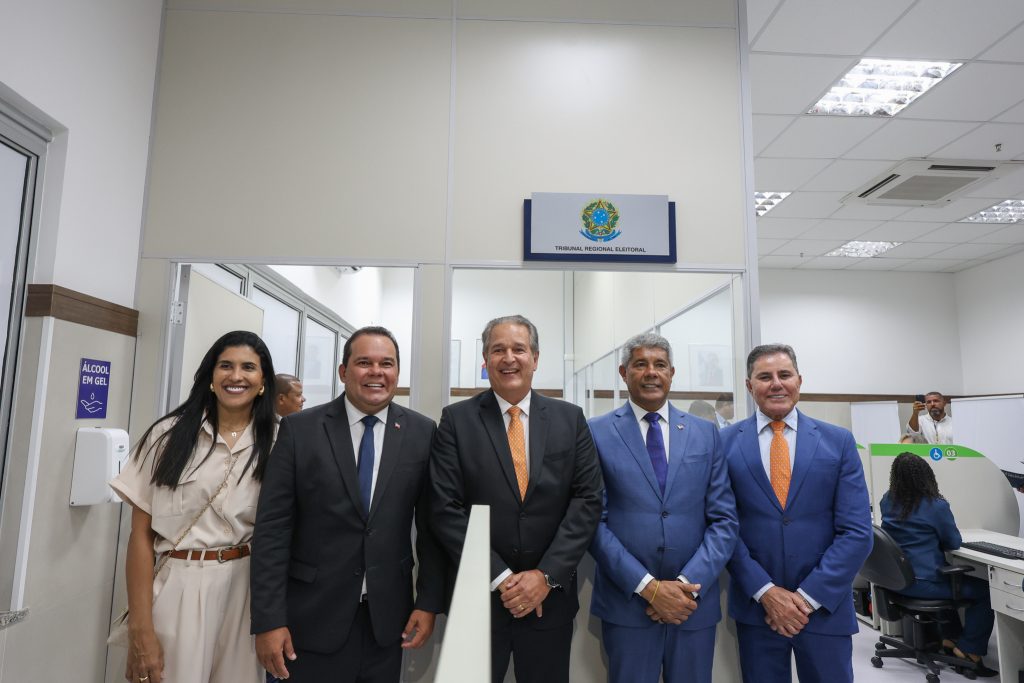 Presidente do TJBA prestigia solenidade de reabertura dos trabalhos da Assembleia Legislativa  